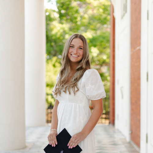 Allie H - Auburn Babysitter