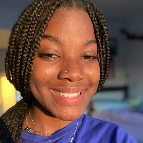 Gyanna A - Valencia Babysitter