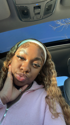 Kiana S - Valencia Babysitter