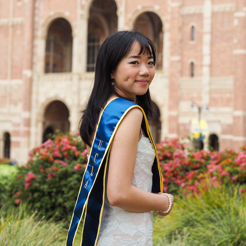 Lauryn C – UCLA Student Seeking Babysitting Jobs