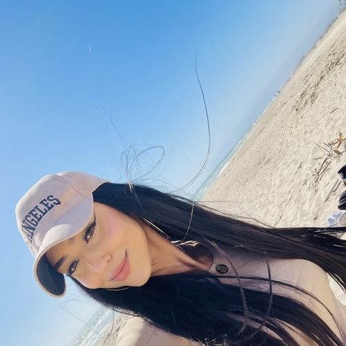 Jelwa H - CSUN Babysitter