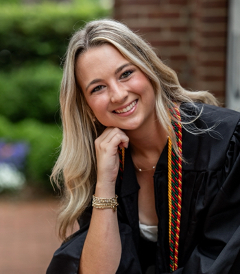 Ainsley G - Auburn Babysitter