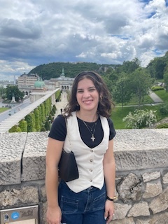 Jezika K - Whitworth Babysitter