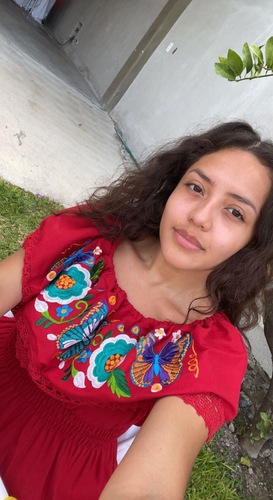 Nelli B - UIC Babysitter