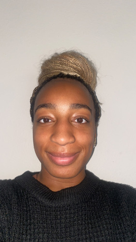 Akia J - UNO Babysitter