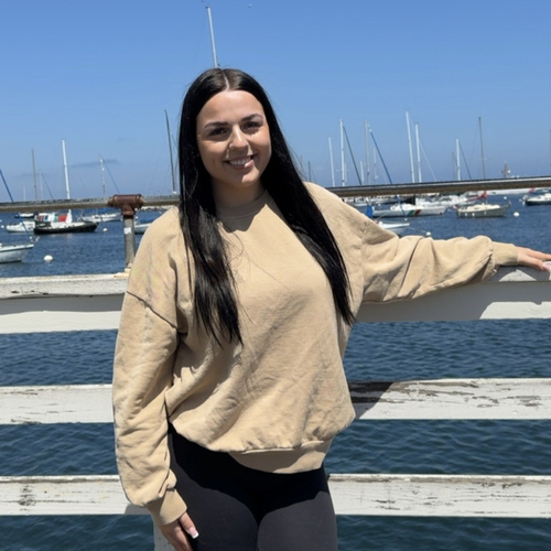 Caily B - Monterey Peninsula College Babysitter