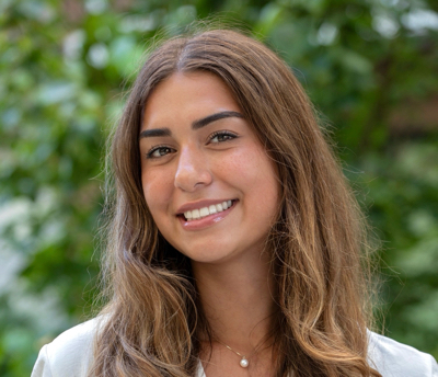 Stephanie V - Notre Dame Babysitter