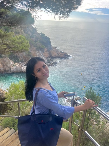 Aliana H - CUNY BMCC Babysitter