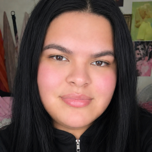 Jasmin P - Waubonsee Community College  Babysitter