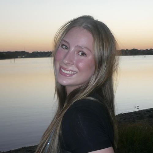 Brenly W – Southwestern Student Seeking Babysitting Jobs