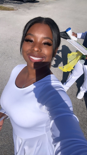 Lezaria W - Fortis Institute-Miami Babysitter