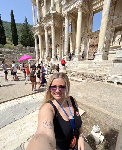 Lainee G - UW Babysitter