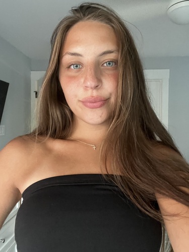 Chloe W - SUNY New Paltz Babysitter