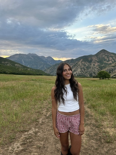 Isabella P - Salt Lake Community College  Babysitter