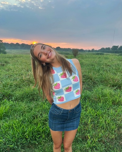 Julianna B - UTK Babysitter