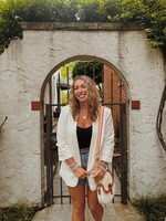 Elizabeth R – Lee Student Seeking Babysitting Jobs