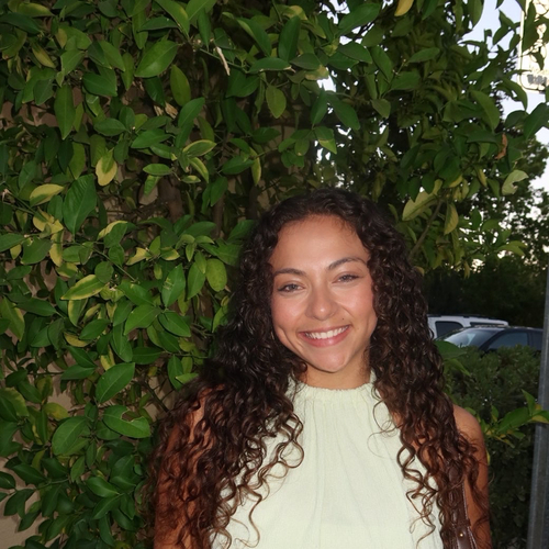 Layla E – Fresno City College  Student Seeking Nanny Jobs