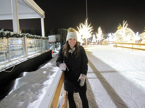 Ellie K - Loras Babysitter