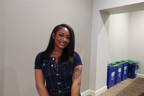 Ayoni H - University of Alabama Babysitter