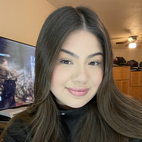 Andrea R - Carrington College-Sacramento Babysitter