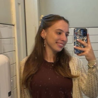 Ariana M - Texas State Babysitter