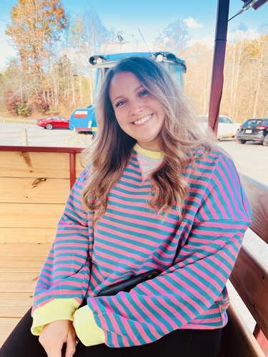 Cristyn R - Lander Babysitter