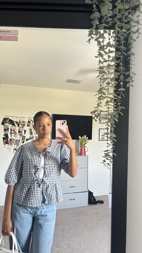 Mia P - Valencia Babysitter