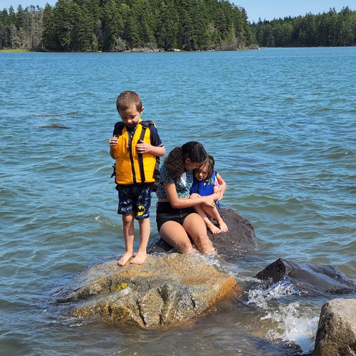 Araceli L - Central Maine Community College Babysitter