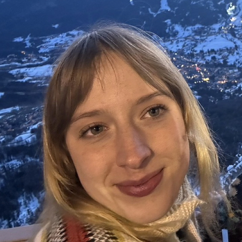 Linnea D – Belmont Student Seeking Babysitting Jobs