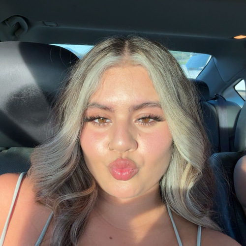 Melenie V - Wenatchee Valley College  Babysitter