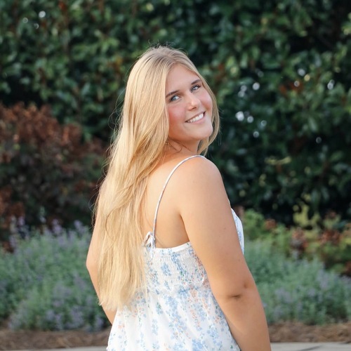 Laney M – University of Arkansas Student Seeking Babysitting Jobs