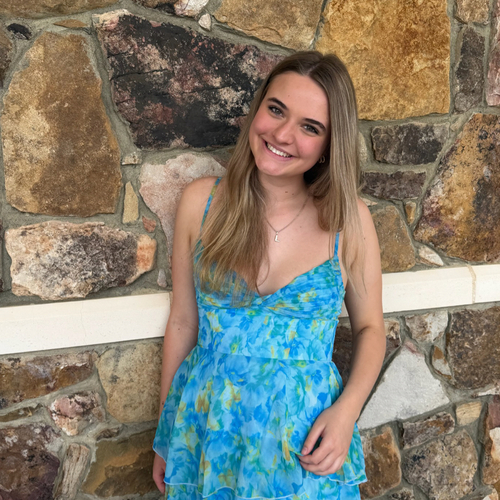 Lainey F - UNCW Babysitter