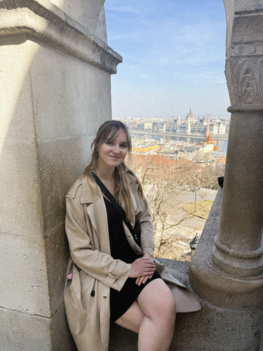 Eve C - UD Babysitter