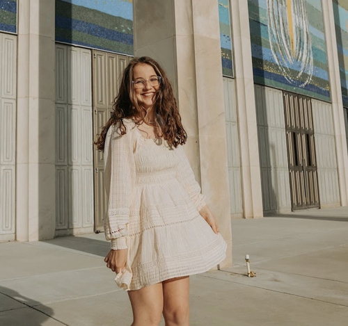 Chrissy F - Samford Babysitter