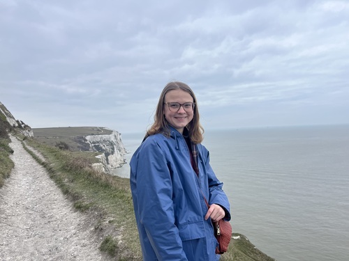 Abigail L - GWU Babysitter