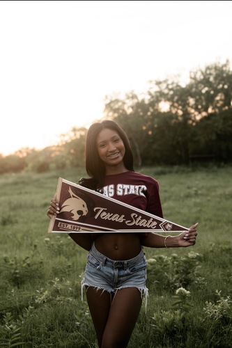 Dariana J - Texas State Babysitter