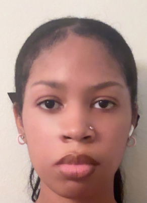 Mia B - Mountain View College  Babysitter