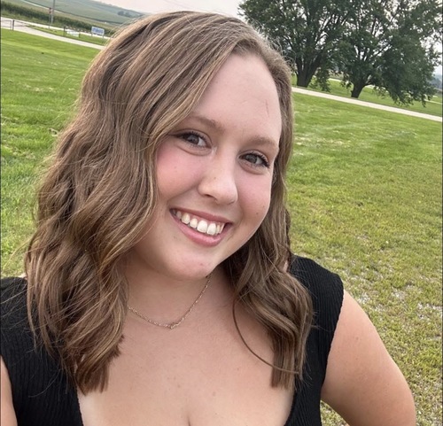 Ashton H - Indian Hills Community College  Babysitter