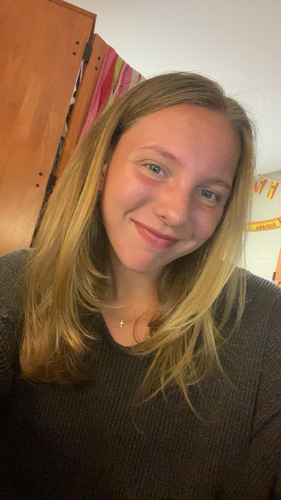 Isabelle G - MOC Babysitter