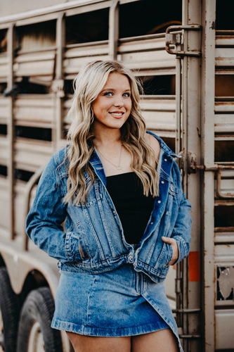 Madeleinne P - Snow College  Babysitter