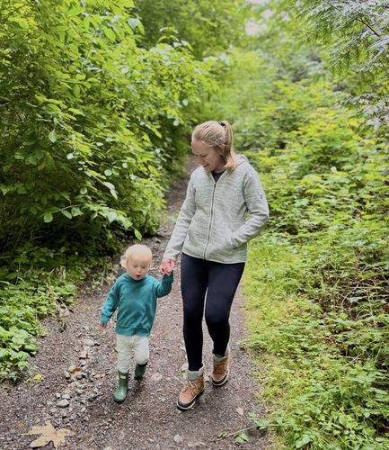 Lara M - Millersville Babysitter