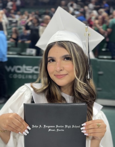 Amanda S - Miami Dade Babysitter