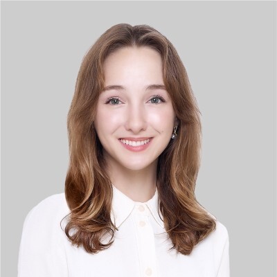 Anna R - UTK Babysitter