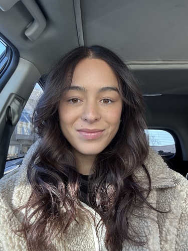 Amelia C - Drake Babysitter