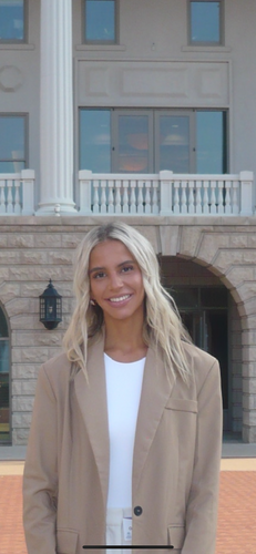 Olivia F - Belmont Babysitter