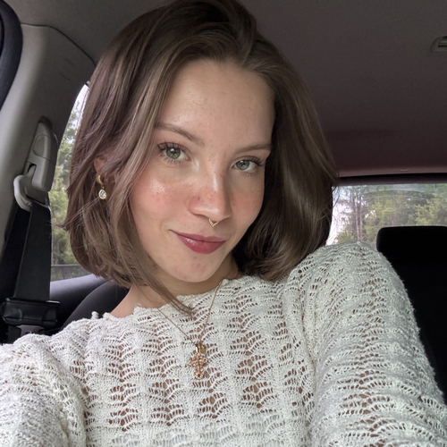 Emily J - USF Babysitter