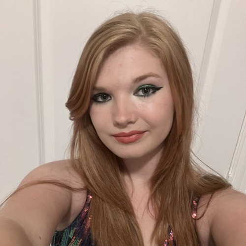 Deziree M - Muskegon Community College  Babysitter