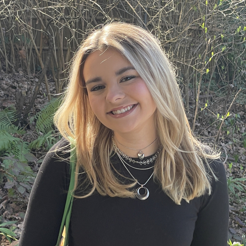 Mia G - University of Oregon Babysitter