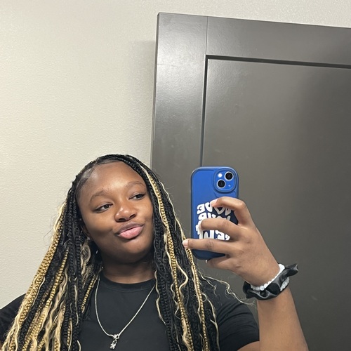 Avona D – CSU Student Seeking Babysitting Jobs