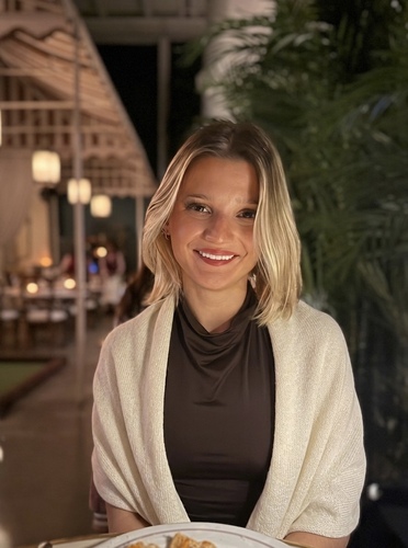 Ainsley W - Belmont Babysitter